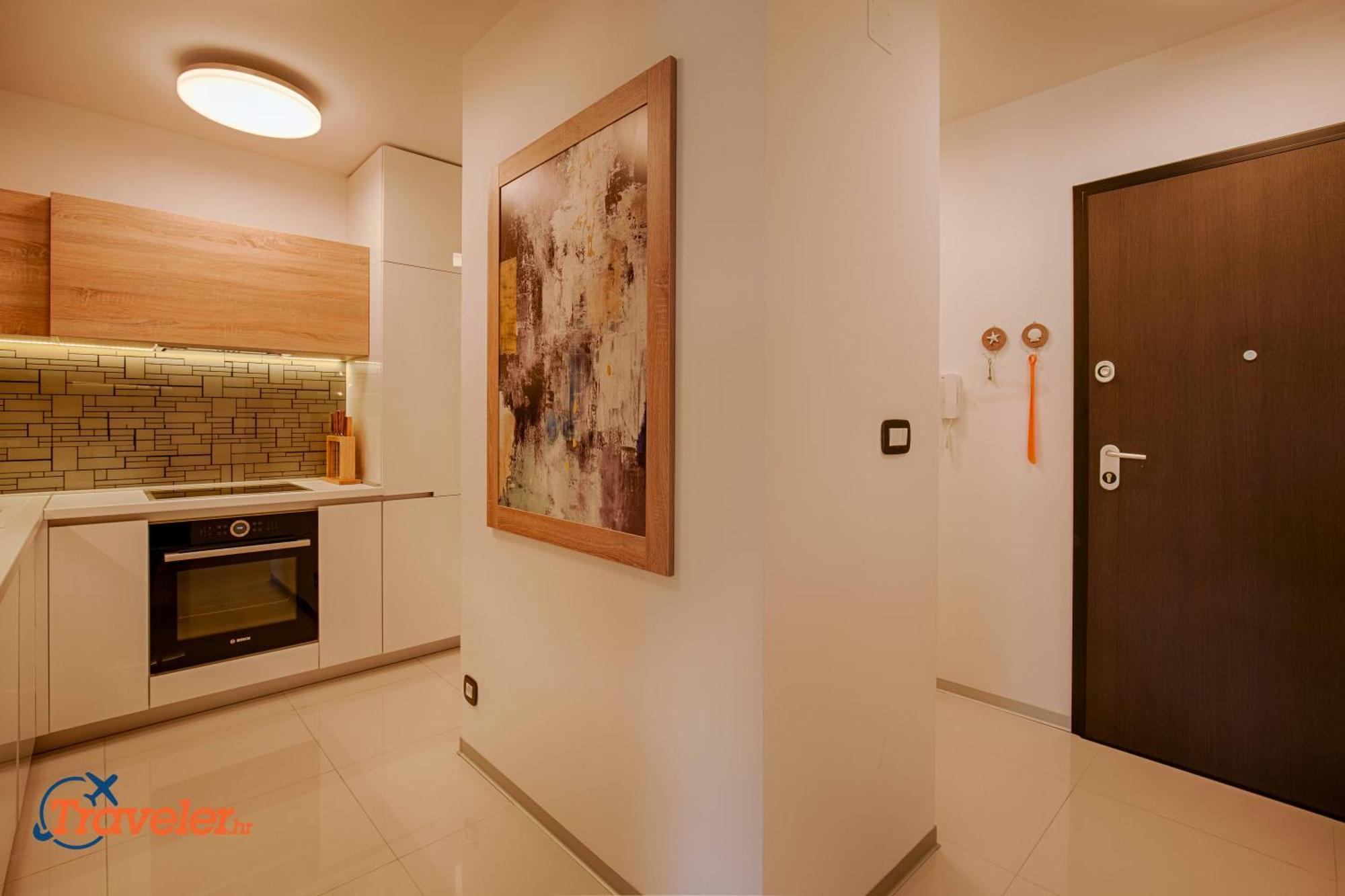 Deluxe New Apartments - Few Steps From The Beach - Luxury Holiday With Style - By Traveler Tourist Agency Krk Krk Town Eksteriør bilde