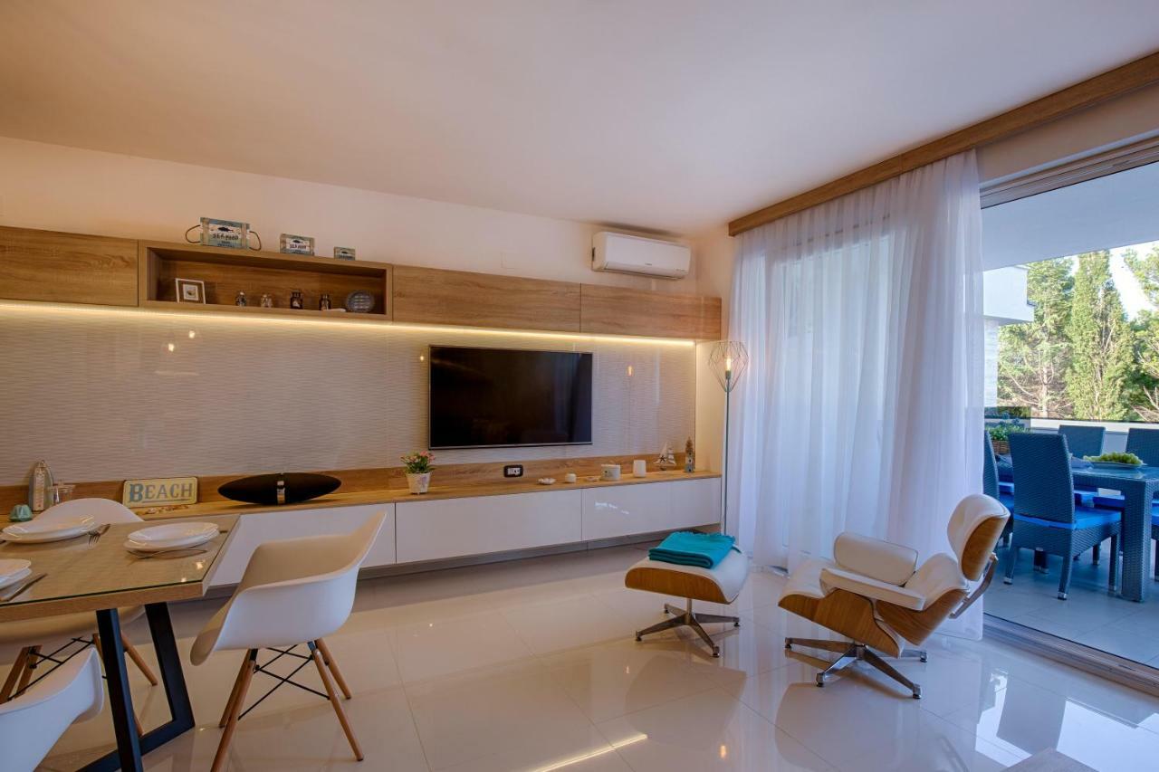 Deluxe New Apartments - Few Steps From The Beach - Luxury Holiday With Style - By Traveler Tourist Agency Krk Krk Town Eksteriør bilde