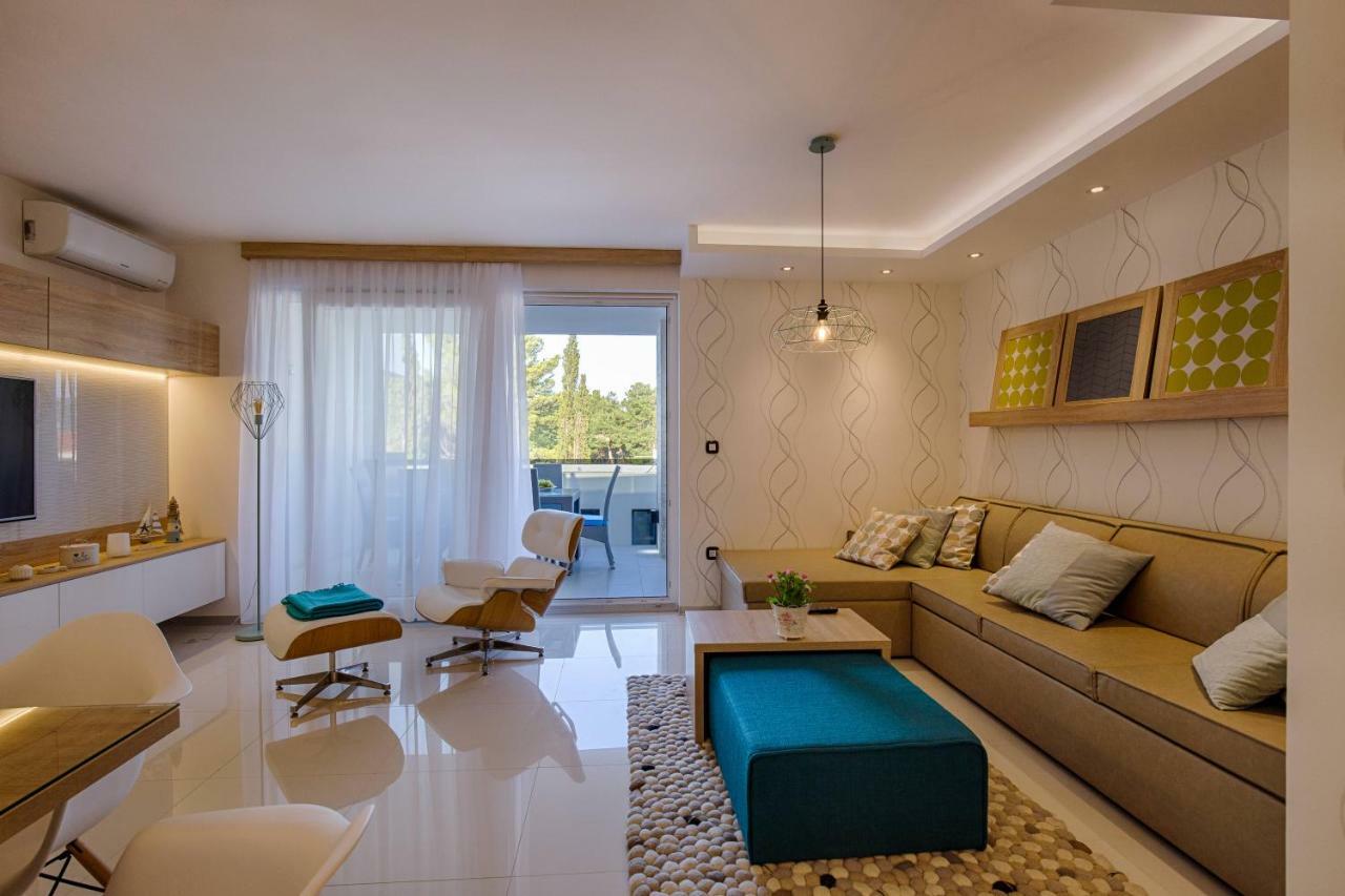 Deluxe New Apartments - Few Steps From The Beach - Luxury Holiday With Style - By Traveler Tourist Agency Krk Krk Town Eksteriør bilde