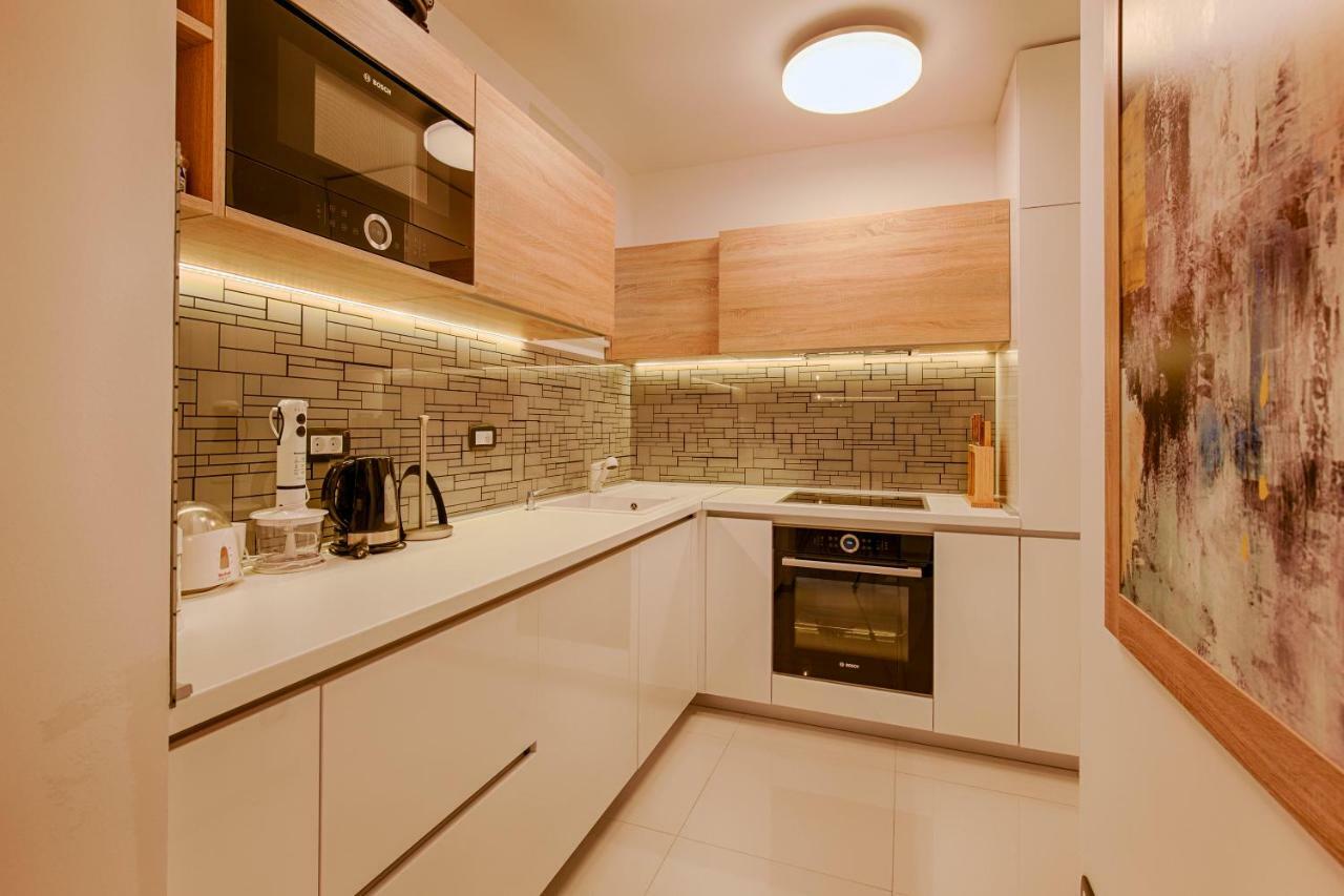 Deluxe New Apartments - Few Steps From The Beach - Luxury Holiday With Style - By Traveler Tourist Agency Krk Krk Town Eksteriør bilde