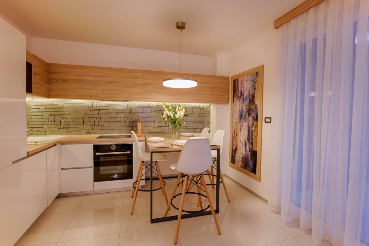 Deluxe New Apartments - Few Steps From The Beach - Luxury Holiday With Style - By Traveler Tourist Agency Krk Krk Town Eksteriør bilde