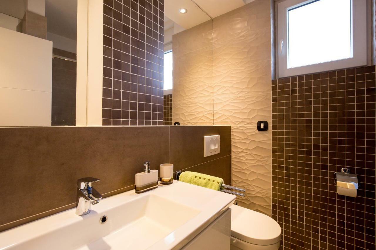 Deluxe New Apartments - Few Steps From The Beach - Luxury Holiday With Style - By Traveler Tourist Agency Krk Krk Town Eksteriør bilde